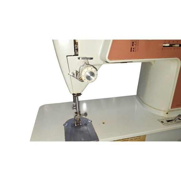 AS-IS Singer Special Zig Zag Model 626 Sewing Machine w/ Foot Pedal & Case VTG - Picture 3 of 16